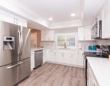 4041 Ne Breakwater Drive - Photo Thumbnail 16