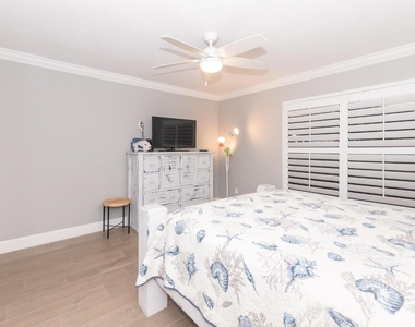 4041 Ne Breakwater Drive - Photo Thumbnail 18