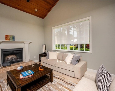 1947 Nw Palmetto Terrace - Photo Thumbnail 7