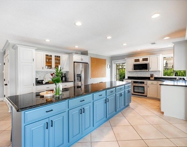 1947 Nw Palmetto Terrace - Photo Thumbnail 8