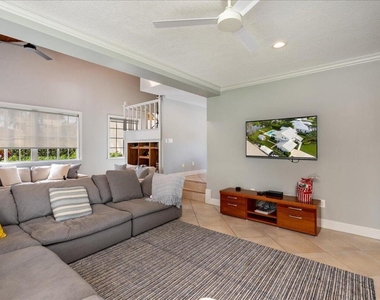 1947 Nw Palmetto Terrace - Photo Thumbnail 4