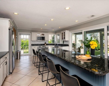 1947 Nw Palmetto Terrace - Photo Thumbnail 6