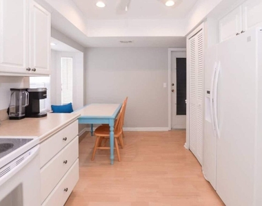 3267 Ne Catamaran Terrace - Photo Thumbnail 14