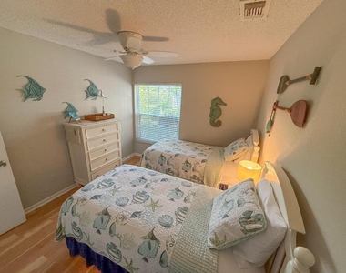 3267 Ne Catamaran Terrace - Photo Thumbnail 31