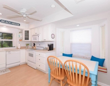 3267 Ne Catamaran Terrace - Photo Thumbnail 16