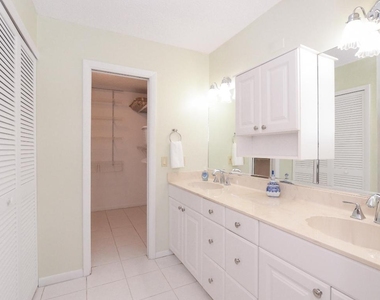 3267 Ne Catamaran Terrace - Photo Thumbnail 23