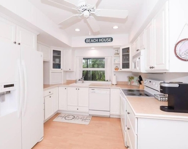 3267 Ne Catamaran Terrace - Photo Thumbnail 12