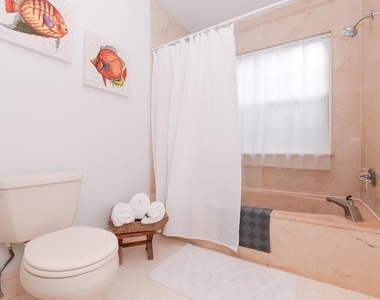 3267 Ne Catamaran Terrace - Photo Thumbnail 21