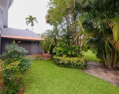 3267 Ne Catamaran Terrace - Photo Thumbnail 40