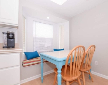 3267 Ne Catamaran Terrace - Photo Thumbnail 15