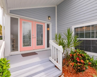 3267 Ne Catamaran Terrace - Photo Thumbnail 4