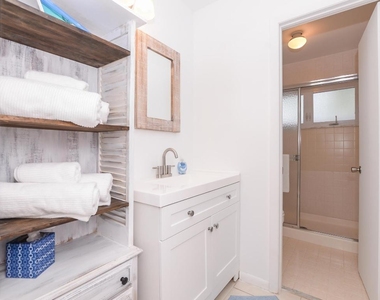 3267 Ne Catamaran Terrace - Photo Thumbnail 27