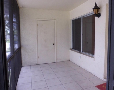 121 Lake Pine Circle - Photo Thumbnail 10