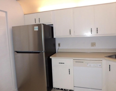 121 Lake Pine Circle - Photo Thumbnail 1