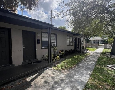 2722 Poinsettia Avenue - Photo Thumbnail 1