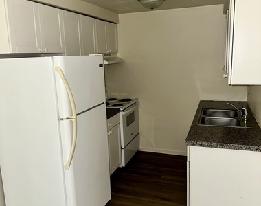 1735 E Duane Boulevard - Photo Thumbnail 2