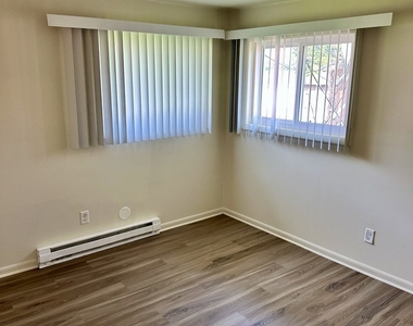 1735 E Duane Boulevard - Photo Thumbnail 4
