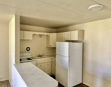 250 N Entrance Avenue - Photo Thumbnail 2