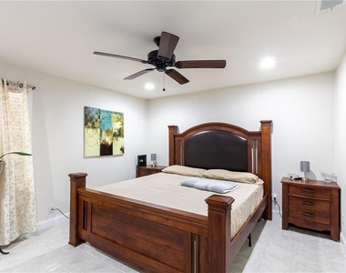 728 Saybrook Circle Nw - Photo Thumbnail 7