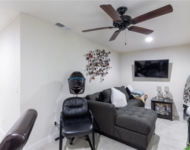 728 Saybrook Circle Nw - Photo Thumbnail 6