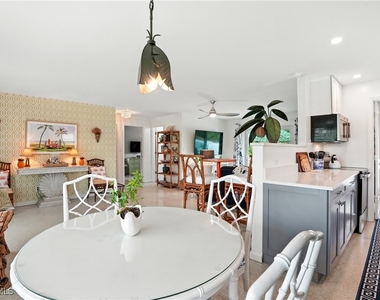 578 14th Street N - Photo Thumbnail 7