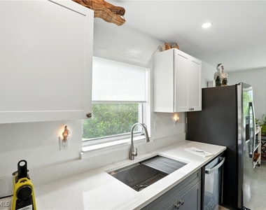 578 14th Street N - Photo Thumbnail 12