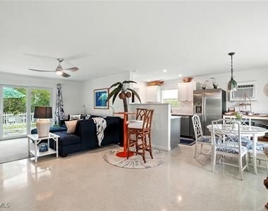 578 14th Street N - Photo Thumbnail 1