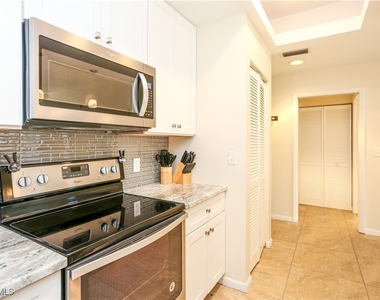 3611 Wild Pines Drive - Photo Thumbnail 8