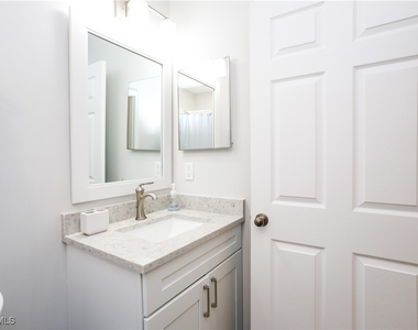 5733 Deauville Circle - Photo Thumbnail 13