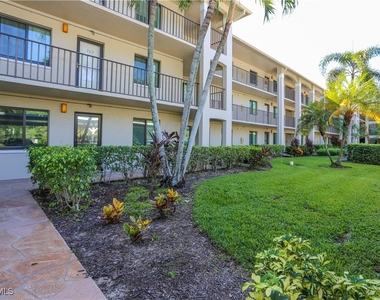 5733 Deauville Circle - Photo Thumbnail 3