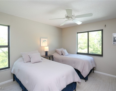 5733 Deauville Circle - Photo Thumbnail 9