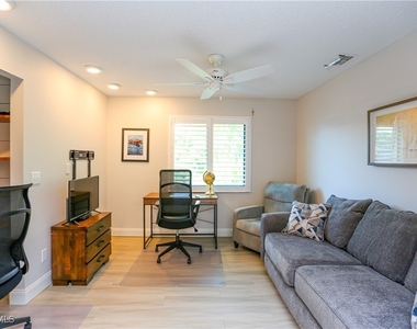 5733 Deauville Circle - Photo Thumbnail 23