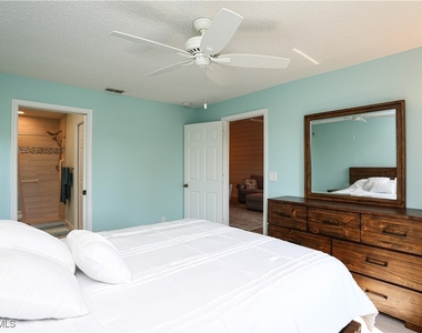 5733 Deauville Circle - Photo Thumbnail 42