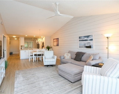 5733 Deauville Circle - Photo Thumbnail 20