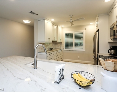 5733 Deauville Circle - Photo Thumbnail 32