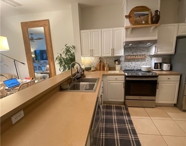 768 Hampton Circle - Photo Thumbnail 9
