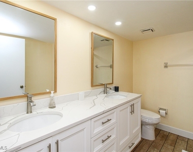 7794 Emerald Circle - Photo Thumbnail 39
