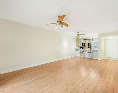 1933 Courtyard Way - Photo Thumbnail 1