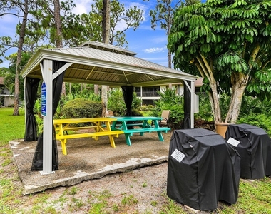 1933 Courtyard Way - Photo Thumbnail 23
