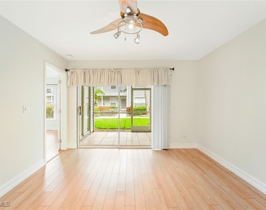1933 Courtyard Way - Photo Thumbnail 4