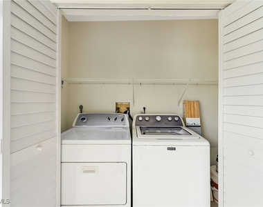 1933 Courtyard Way - Photo Thumbnail 16