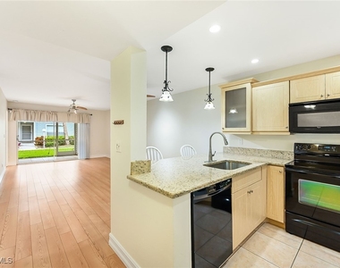 1933 Courtyard Way - Photo Thumbnail 8