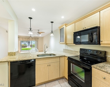 1933 Courtyard Way - Photo Thumbnail 7