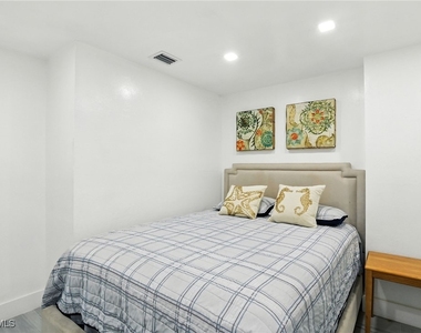 936 Panther Creek Lane - Photo Thumbnail 4