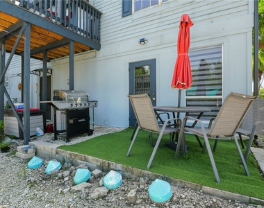 936 Panther Creek Lane - Photo Thumbnail 8