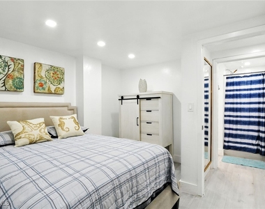 936 Panther Creek Lane - Photo Thumbnail 5