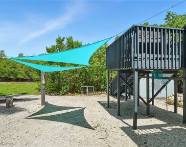 936 Panther Creek Lane - Photo Thumbnail 9