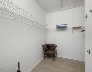 9066 Albion Lane N - Photo Thumbnail 18