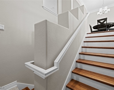 9066 Albion Lane N - Photo Thumbnail 28