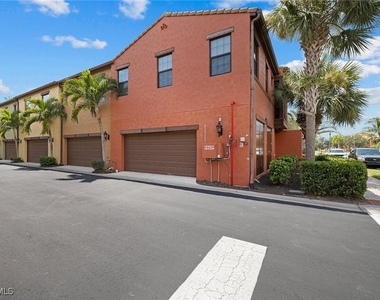 9066 Albion Lane N - Photo Thumbnail 4
